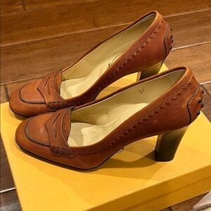Tod's Tan Leather heels Women